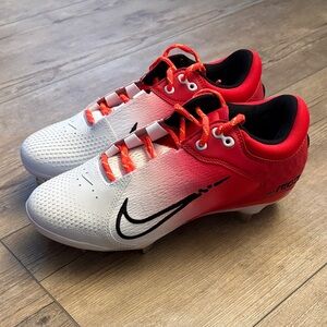 NEW Nike Softball Cleats Size 8